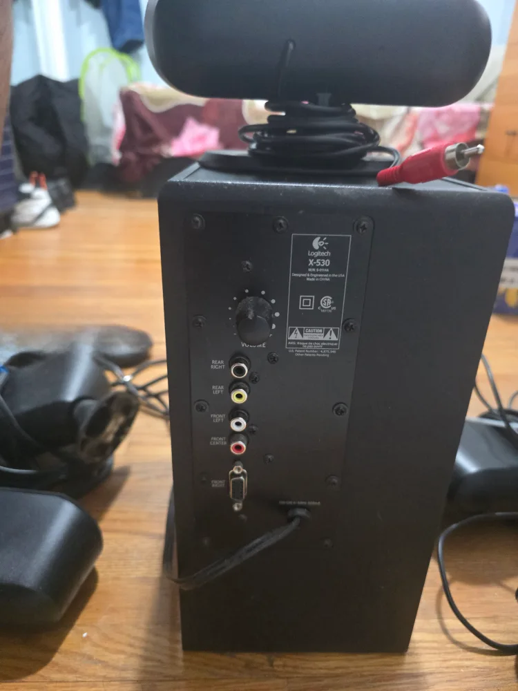 Logitech 5.1Speakers. 1 Subwoofer and 5 speakers image indicator(2)