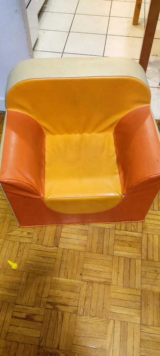 Kid's Colourful Chair💚🥕 image indicator(2)