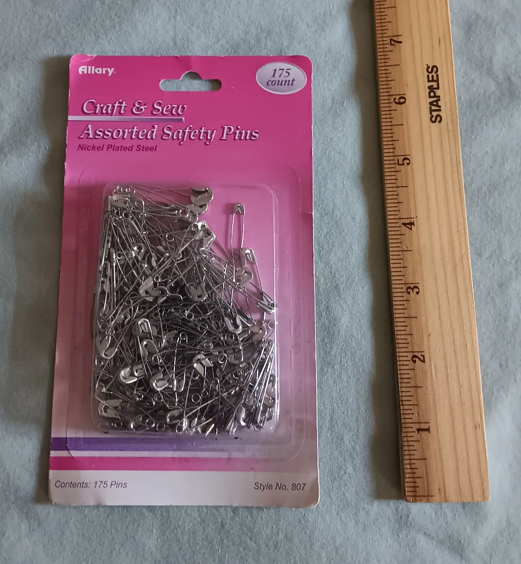 #Freecycle Assorted Safety Pins - New thumbnail