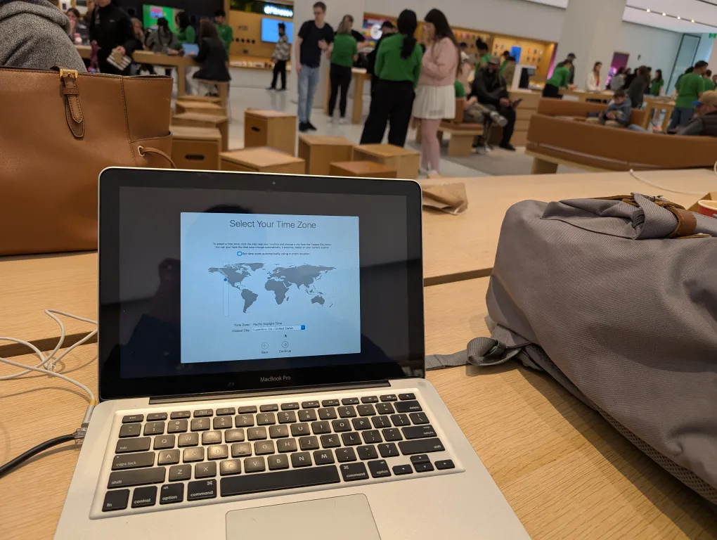 Apple MacBook Pro 13" Mid 2009 image indicator(2)