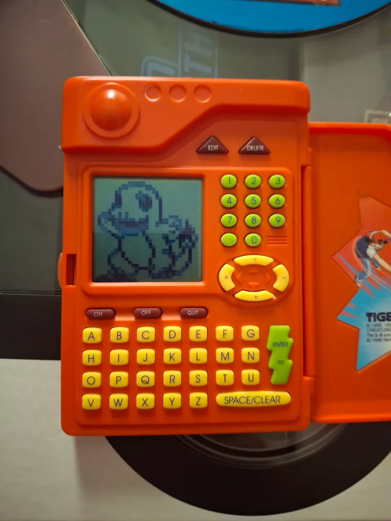 Tiger Electronics Pokémon Pokedex Organizer image indicator(5)