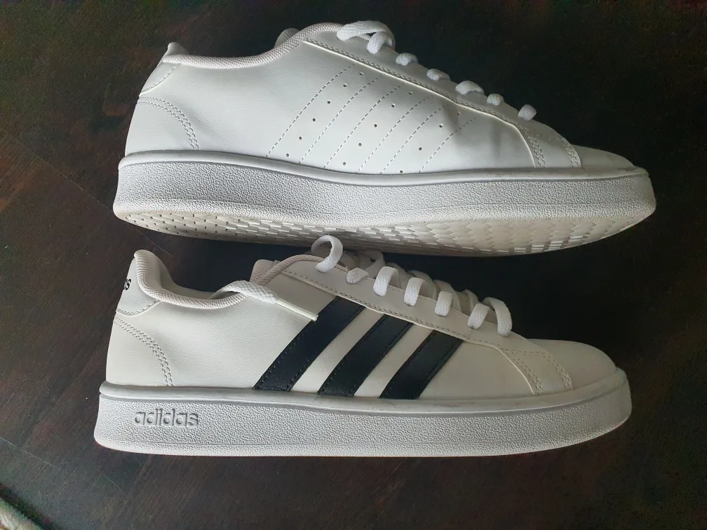 Adidas White Sneakers image indicator(2)