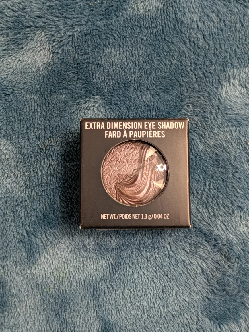 MAC Extra Dimension Eyeshadow - Stolen Moment thumbnail