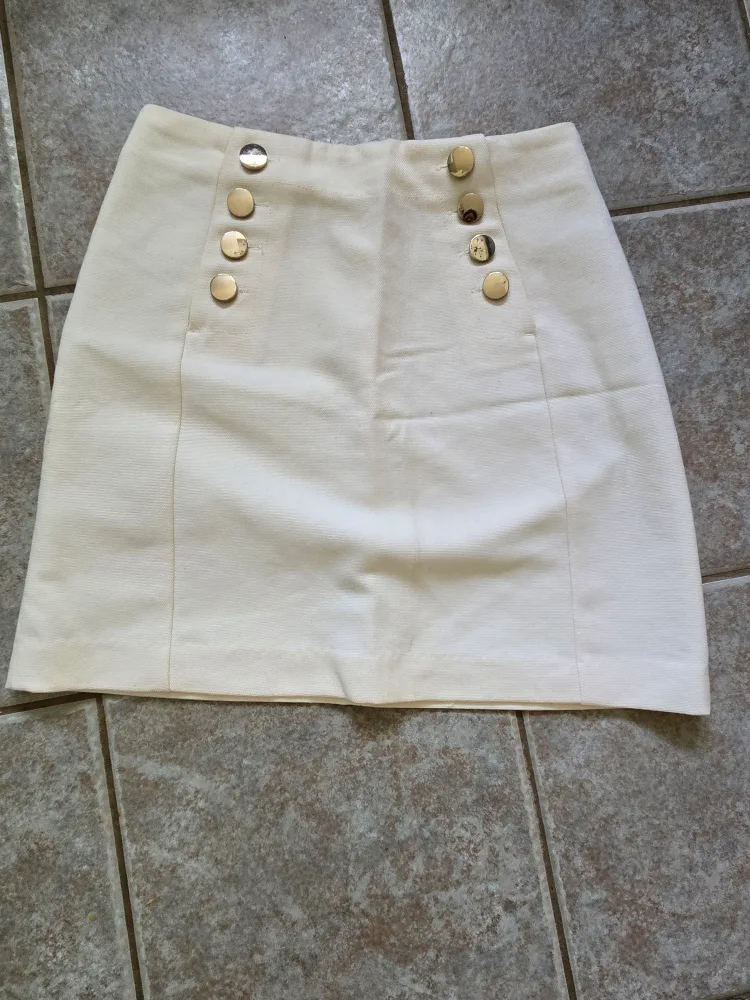 H&M Skirt thumbnail