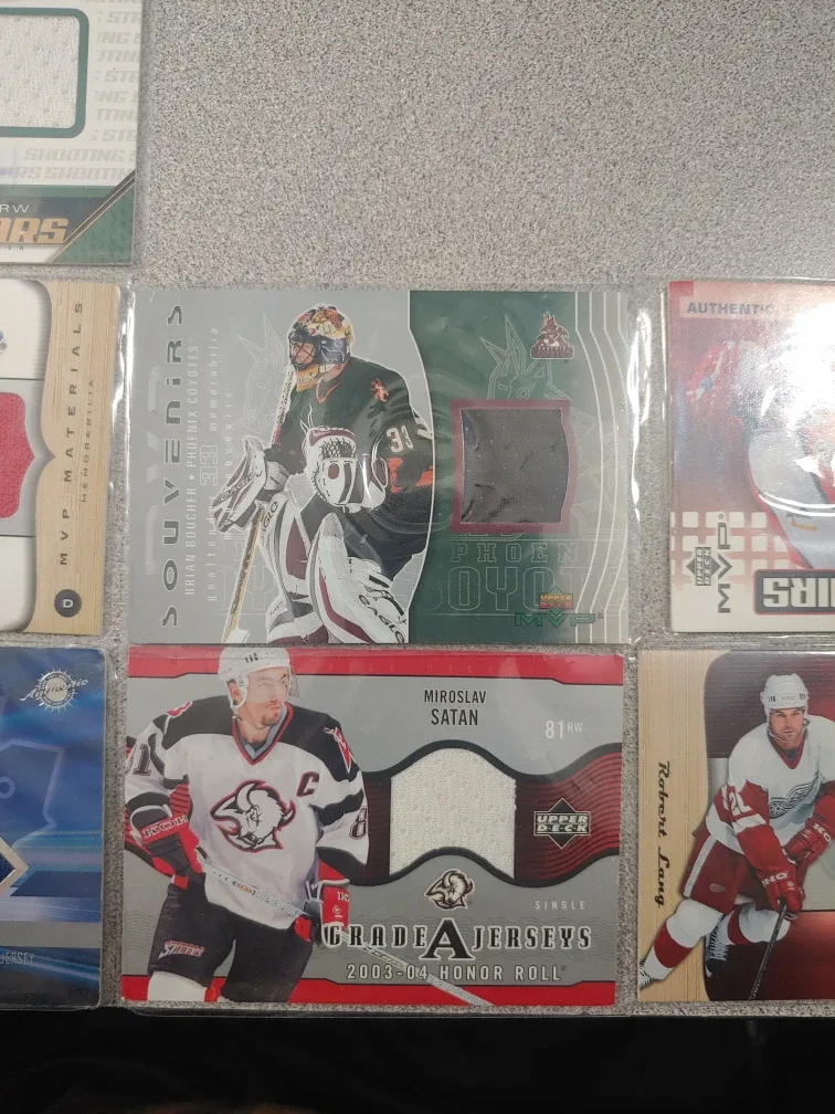 Jersey Embossed Hockey Cards image indicator(4)