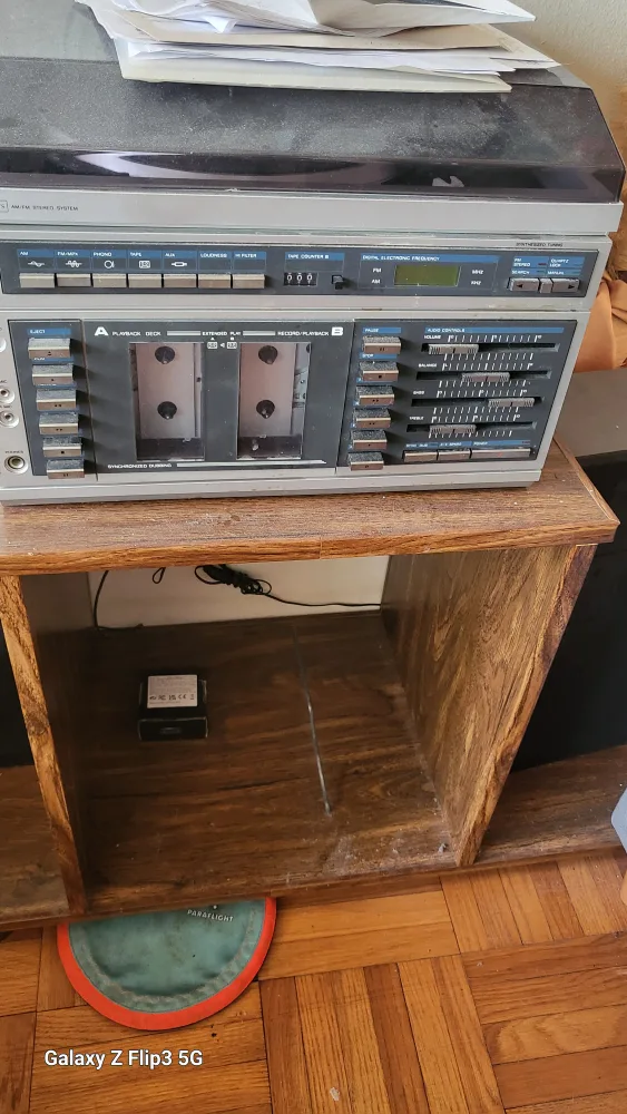 Vintage Sears AM-FM Stereo System with Speakers image indicator(4)