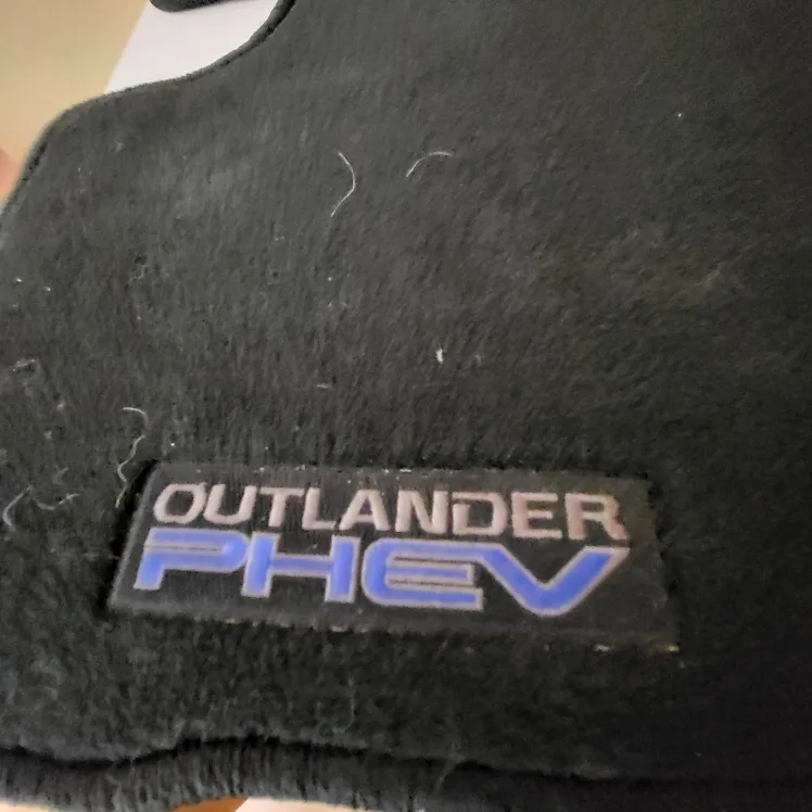 Mitsubishi Outlander 4 PHEV Floor Mats - Black image indicator(2)
