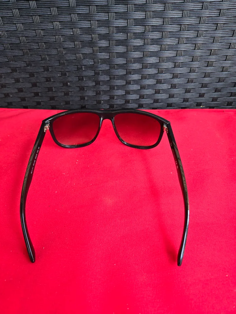 Ray-Ban Sunglasses with Case image indicator(4)