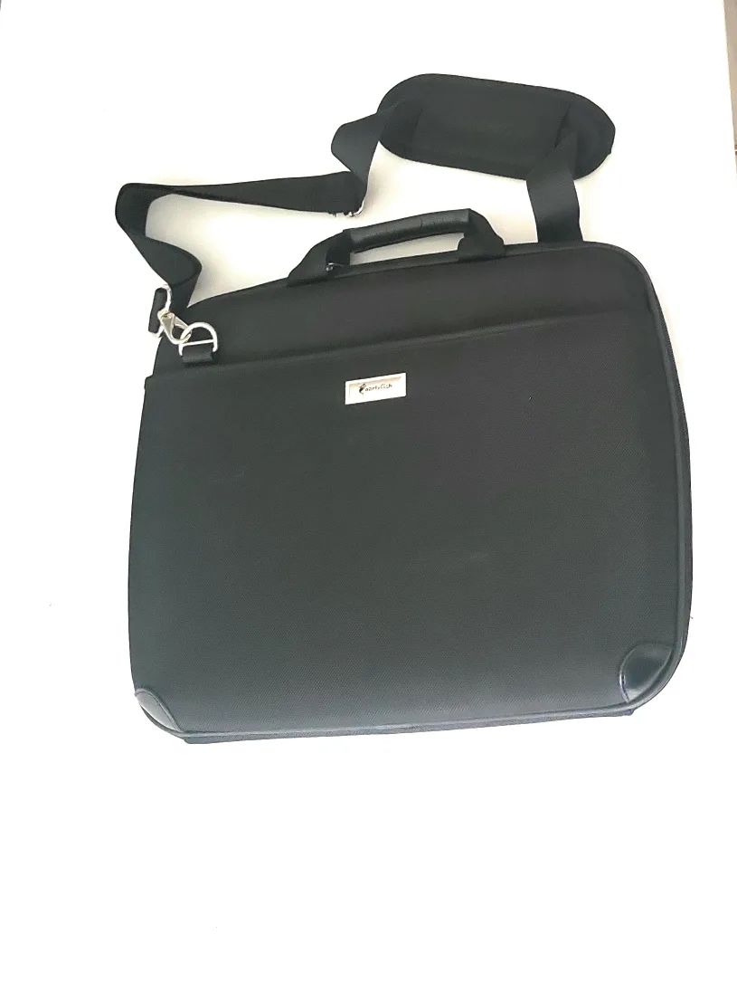GnarlyFish Black Laptop Bag image indicator(3)