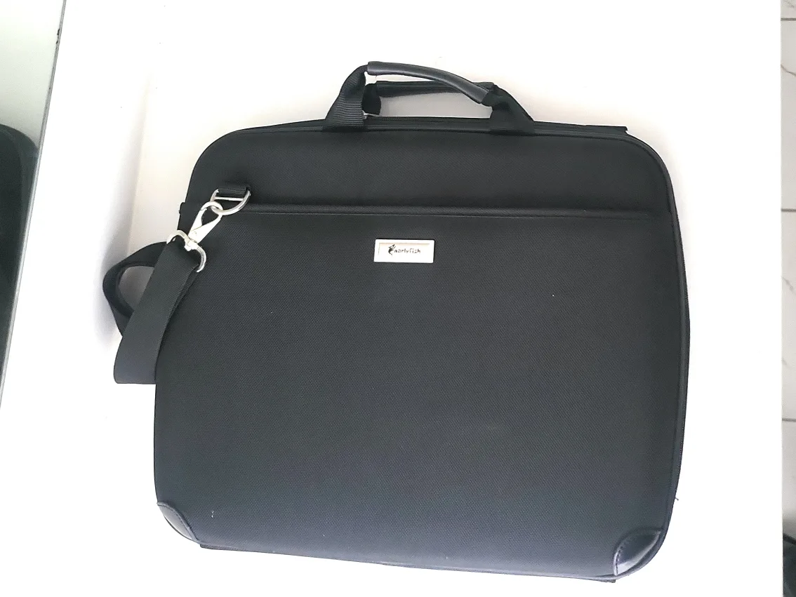 GnarlyFish Black Laptop Bag image indicator(4)