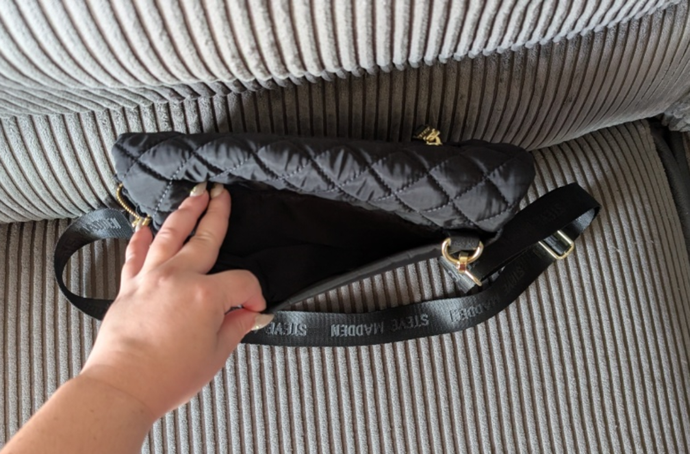 LIKE NEW - Black Steve Madden Crossbody Bag - photo 4