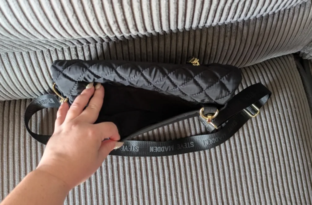 LIKE NEW - Black Steve Madden Crossbody Bag image indicator(4)