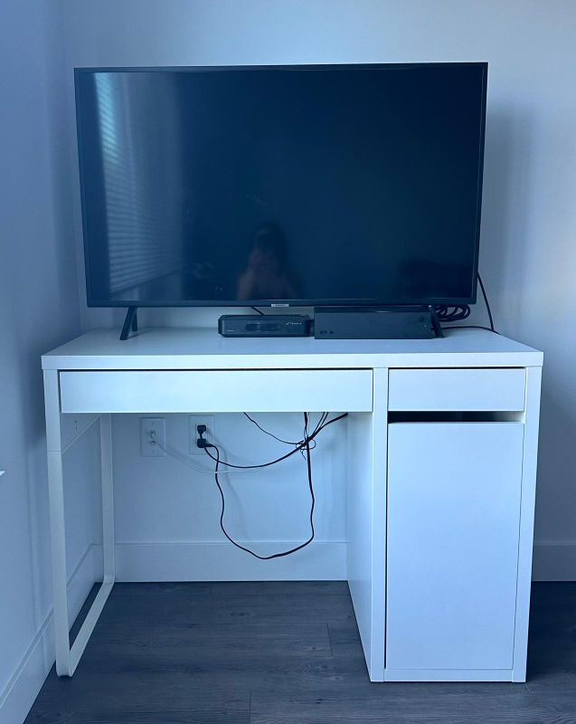 White Desk With Drawers