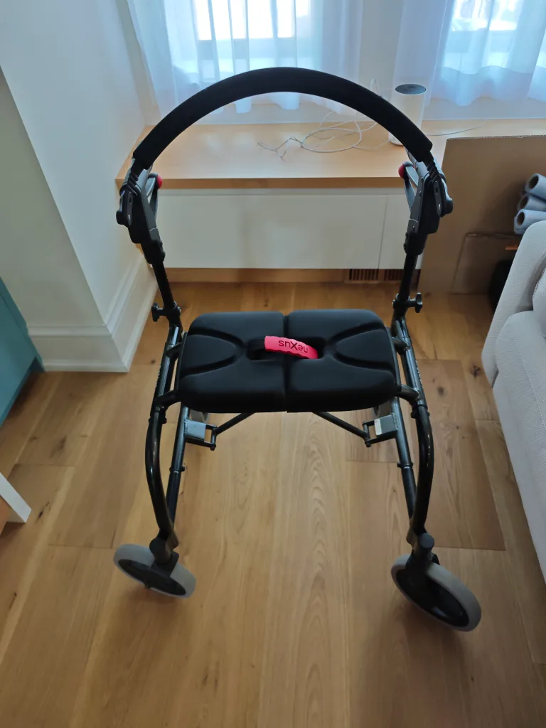 Nexus Walker with Seat image indicator(2)