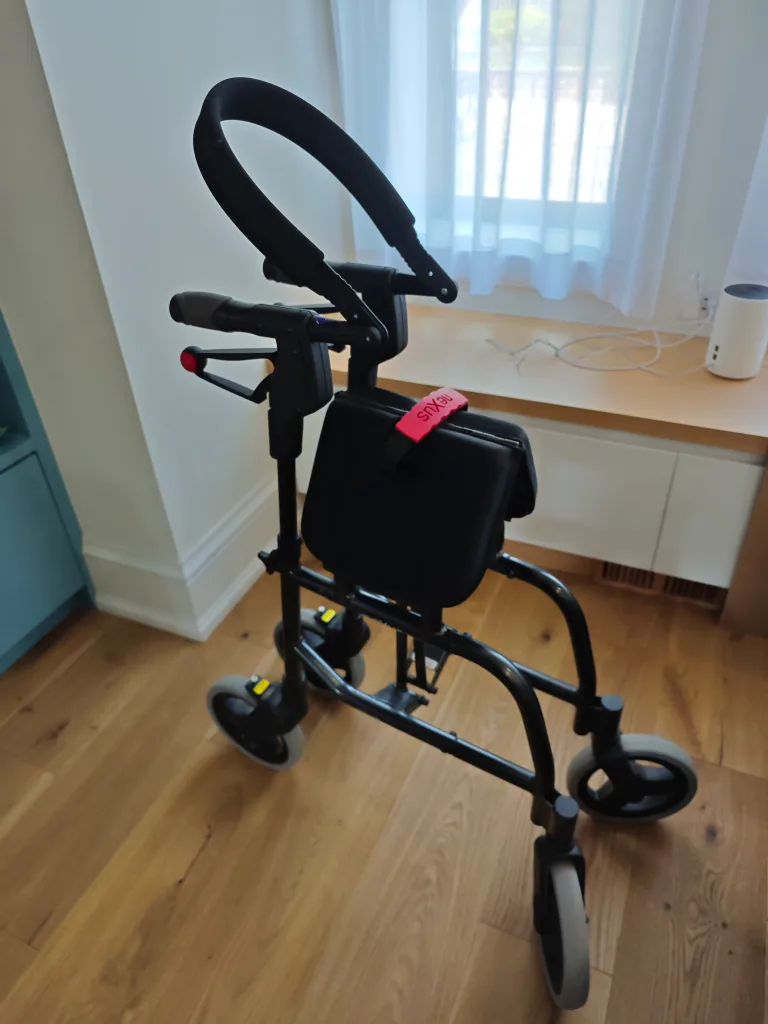 Nexus Walker with Seat image indicator(3)