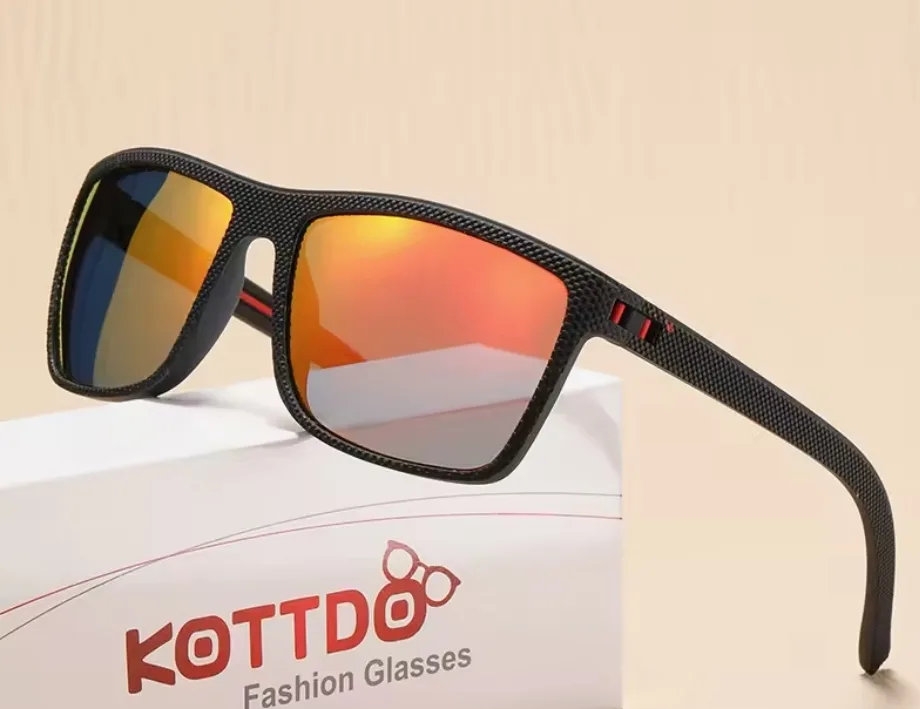 Sunglasses with mirrored lenses thumbnail