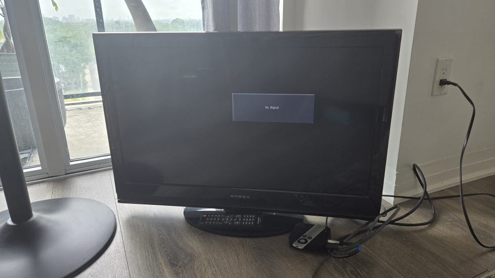 32" DYNNEX TV with Remote + AppleTV
