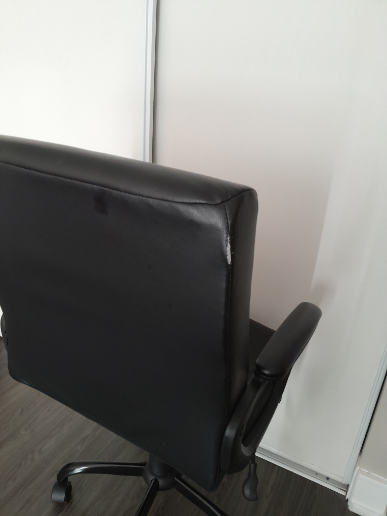 Black Office Chair - photo 2