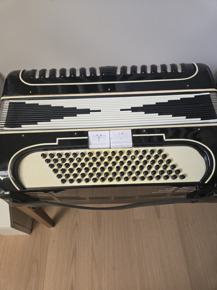 Resolute Accordion - photo 3