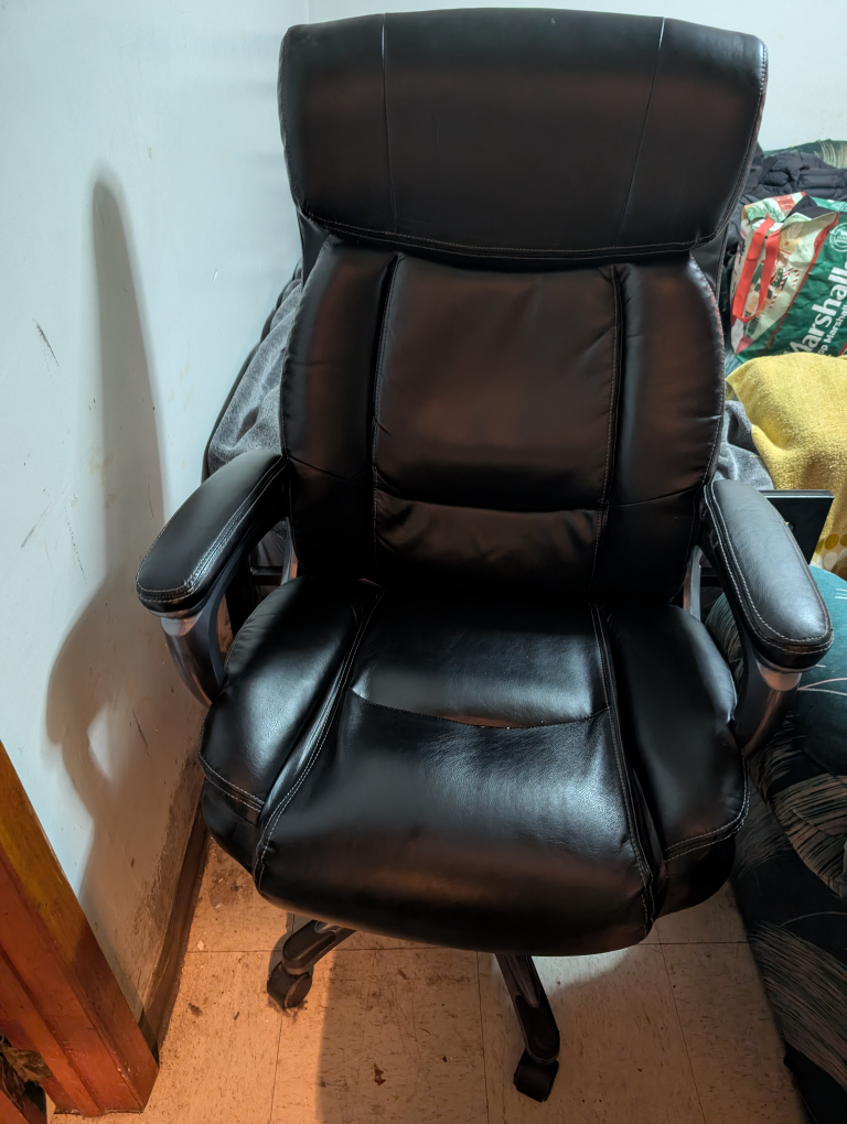 Black Executive Office Chair - photo 3
