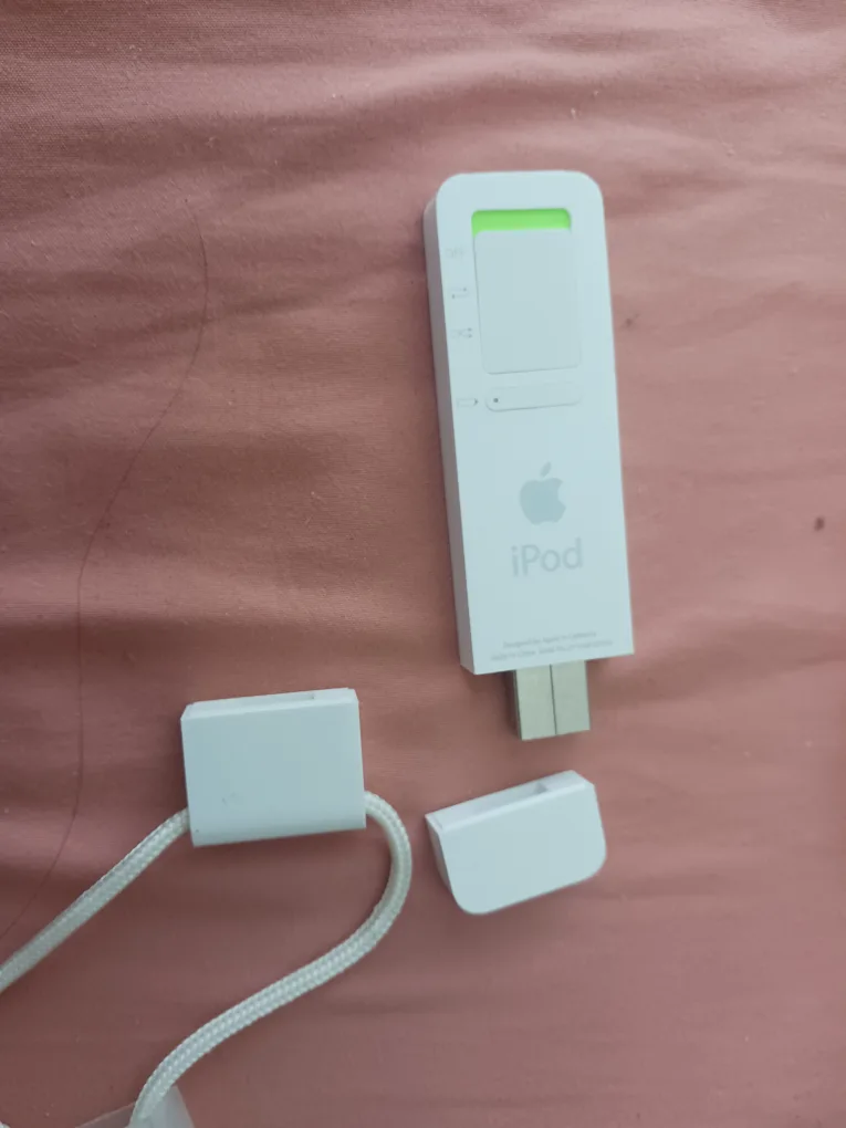 Apple iPod & Accessories Bundle image indicator(2)