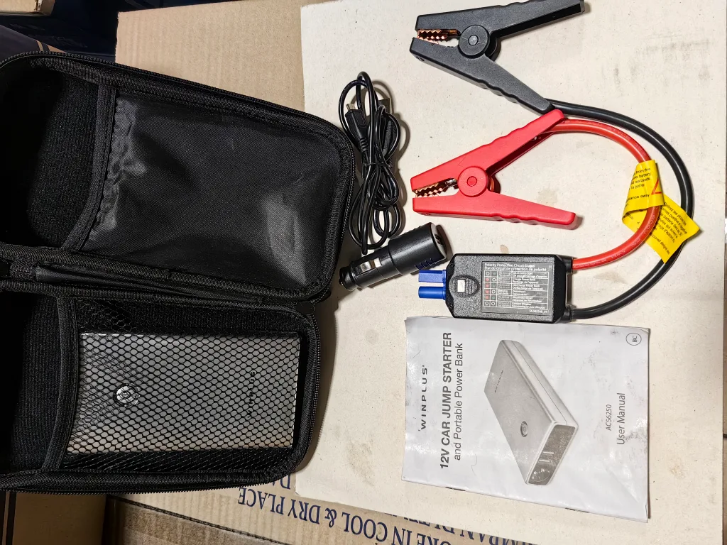 Winplus 12V Car Jump Starter and Portable Power Bank image indicator(3)