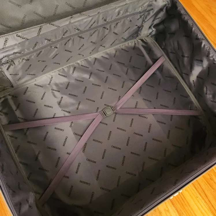 Caggioni Red and Black Suitcase image indicator(4)