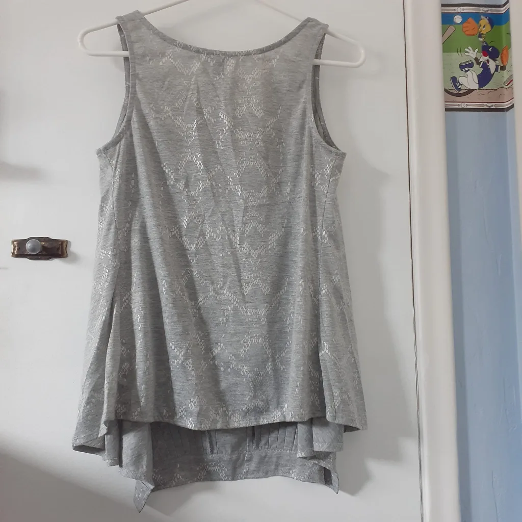 O.Y.K Grey Tank Top - Size Medium image indicator(2)