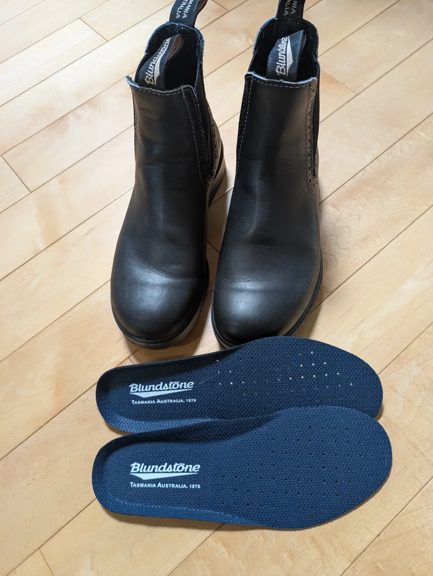 Blundstone Original Hi Top Chelsea Boots - Size [US 7] image indicator(7)