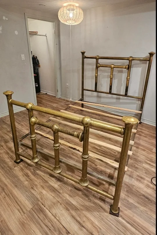 antique & unique Brass Bed Frame (double) thumbnail