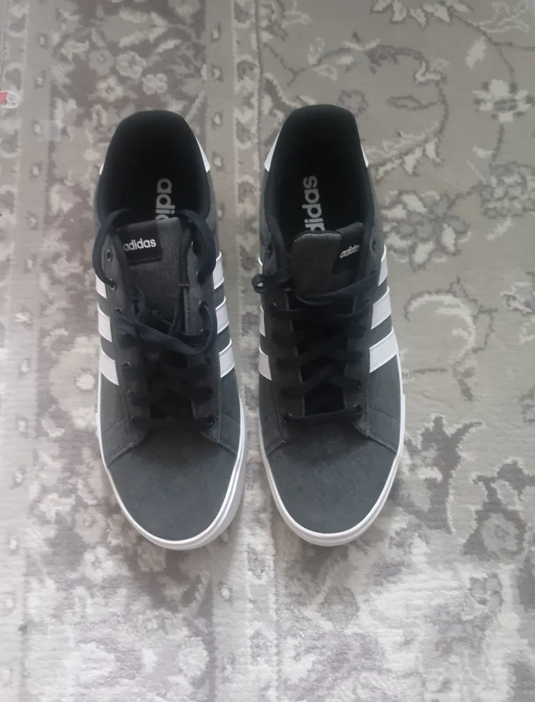 Adidas US11 thumbnail