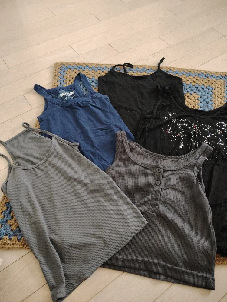 Garage Tank Tops XS image indicator(3)