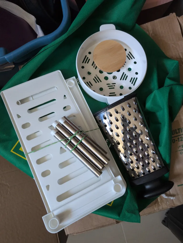 #freecycle Kitchen Utensil Set thumbnail