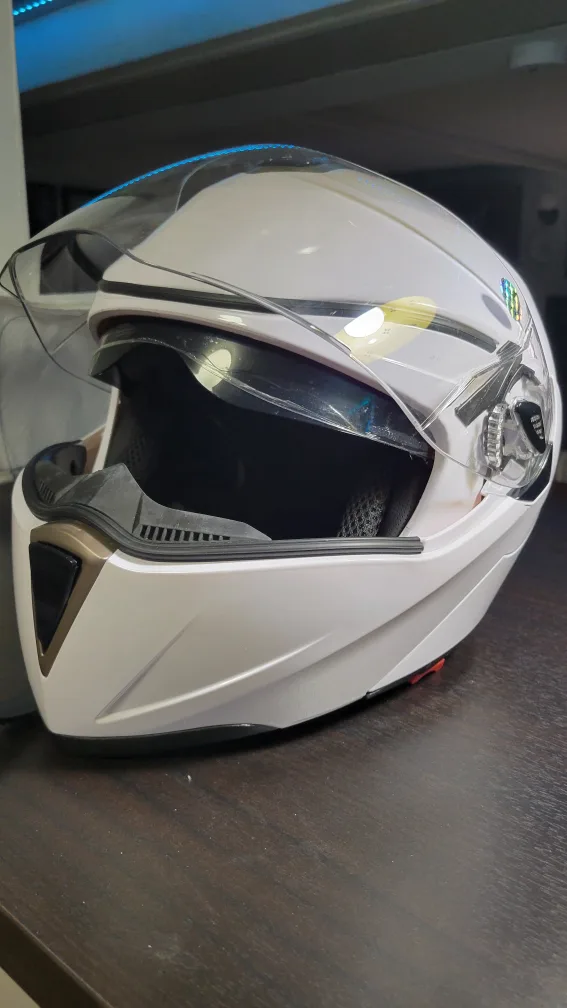 White Scooter/Bicycle Helmet with Visor - Size L image indicator(4)