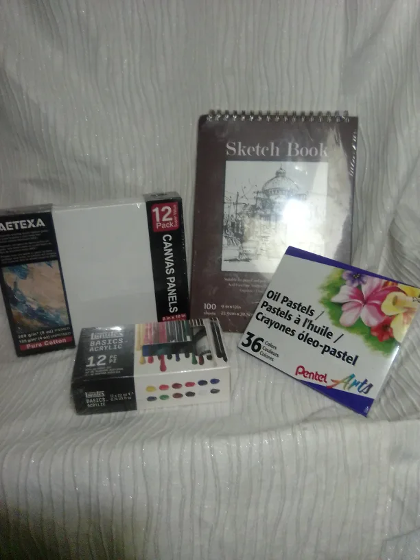 Art supplies set thumbnail