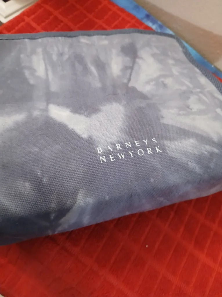 barney's ny original make up bag image indicator(2)