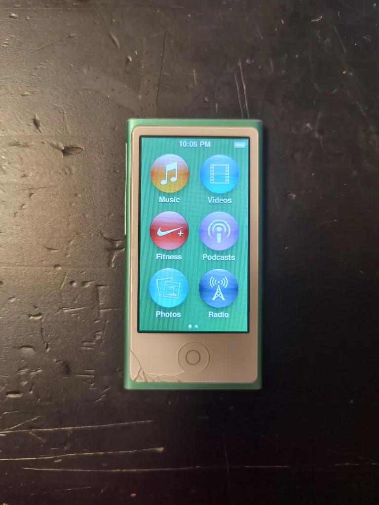 iPod Nano 7th Gen 16GB thumbnail