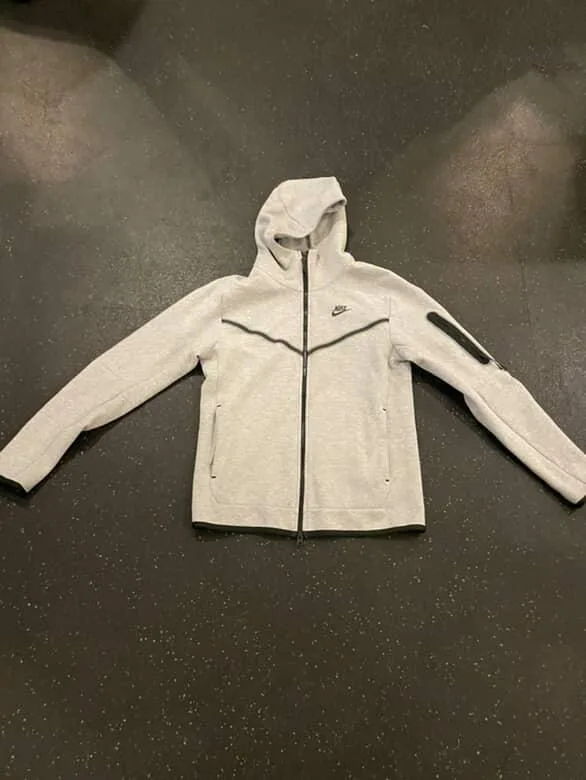 GREY NIKE TECH thumbnail