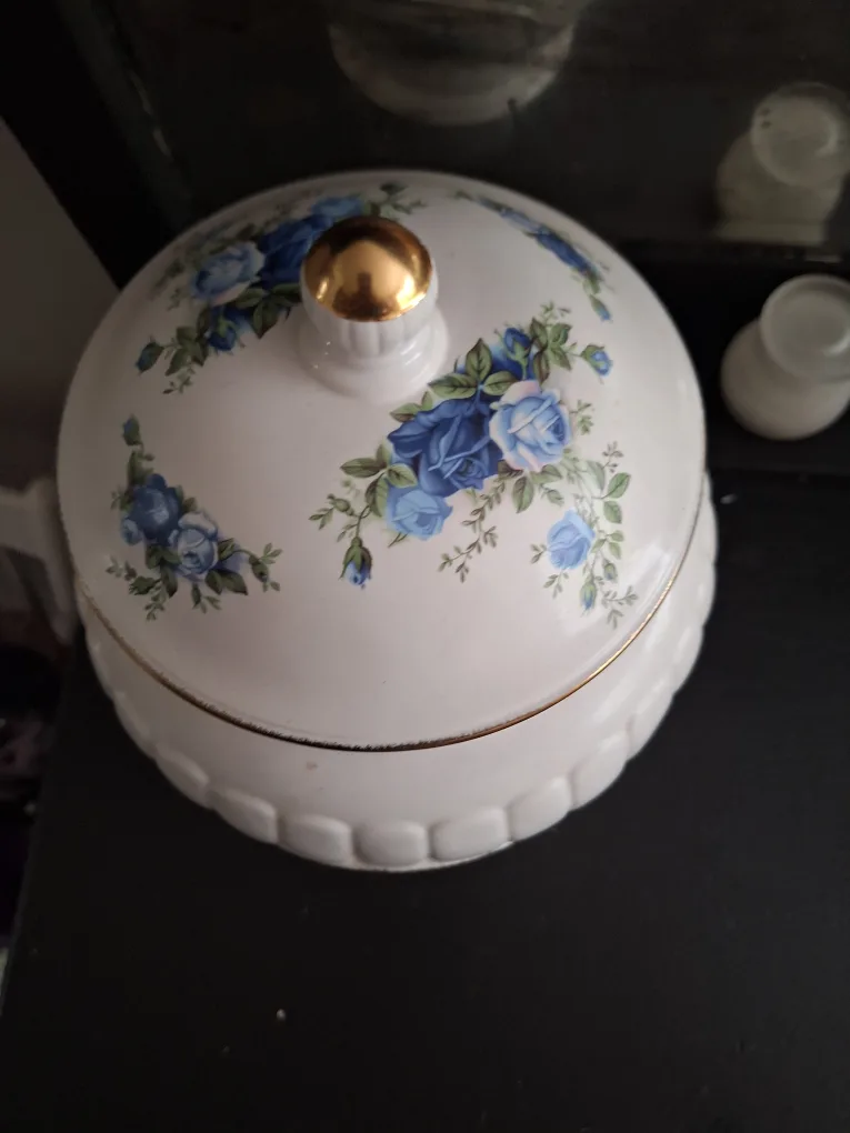 ROYAL ALBERT Moonlight Roses Biscuit Jar image indicator(2)