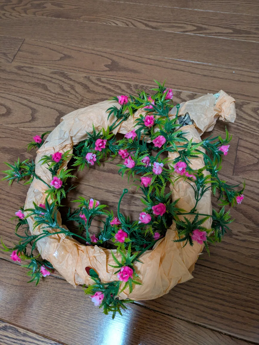 🌟#freecycle, Floral wreath with pink roses thumbnail