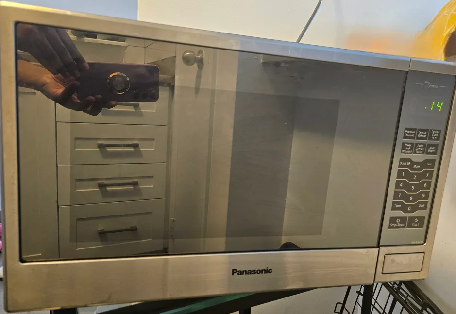 💚Panasonic 1.3 cu ft Stainless Steel Microwave NNSG656S thumbnail