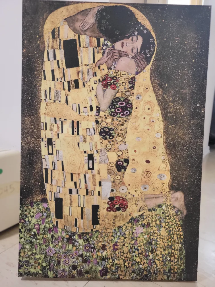 Gustav Klimt 'The Kiss' Canvas Print image indicator(2)