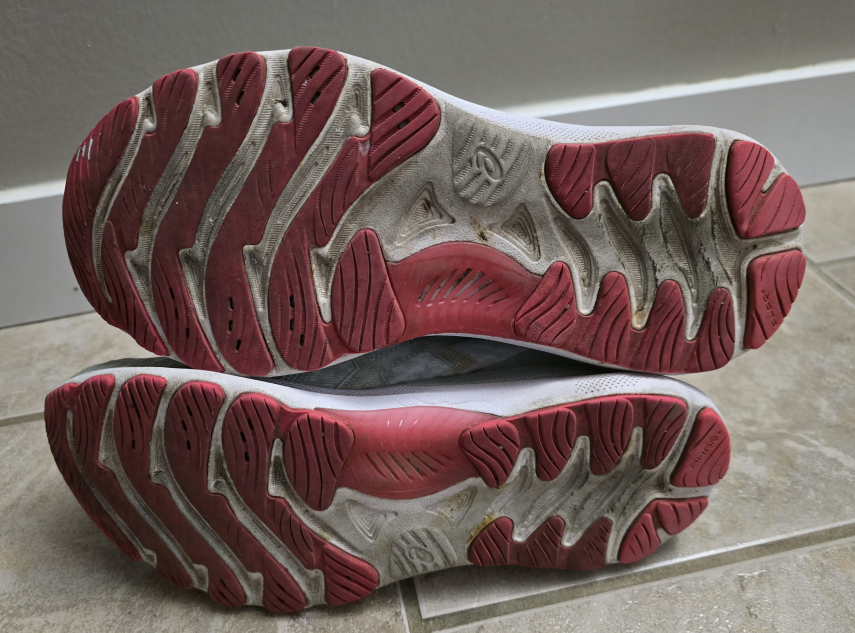 Women's Asics 8.5 - photo 5