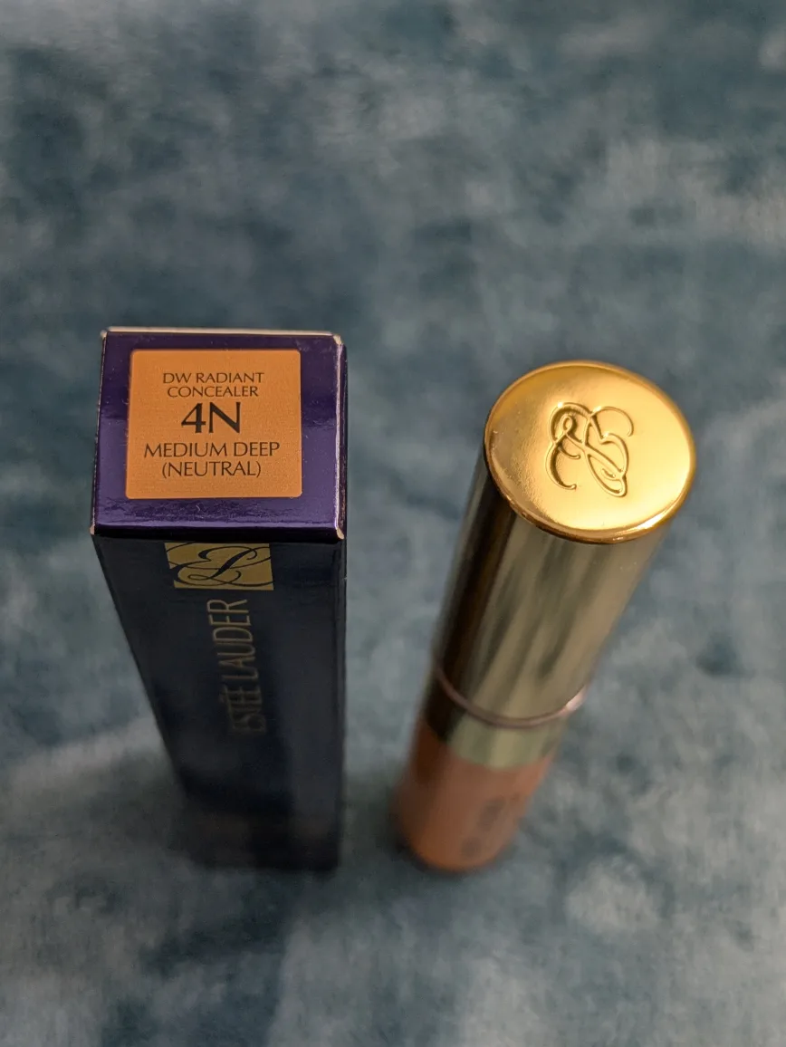 Estée Lauder Double Wear Radiant Concealer - 4N Medium Deep image indicator(2)