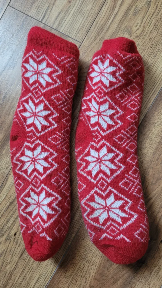 Red Snowflake Socks #freecycle thumbnail