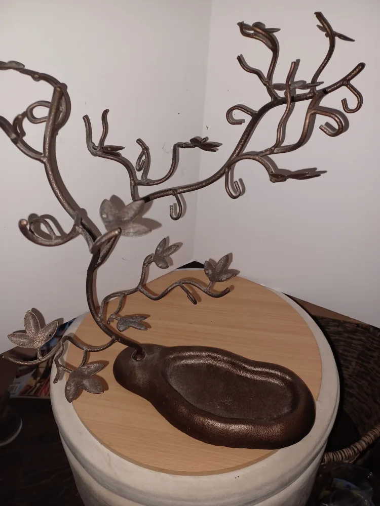 Metal Jewelry Tree thumbnail