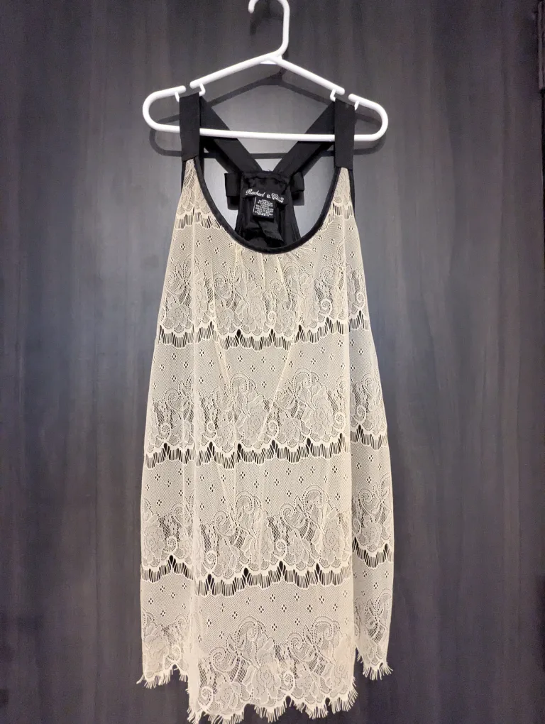 White lace tank top thumbnail