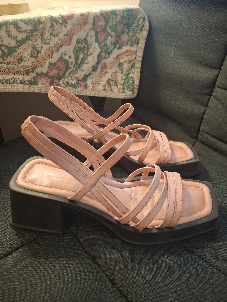vagabond chunky sandals thumbnail