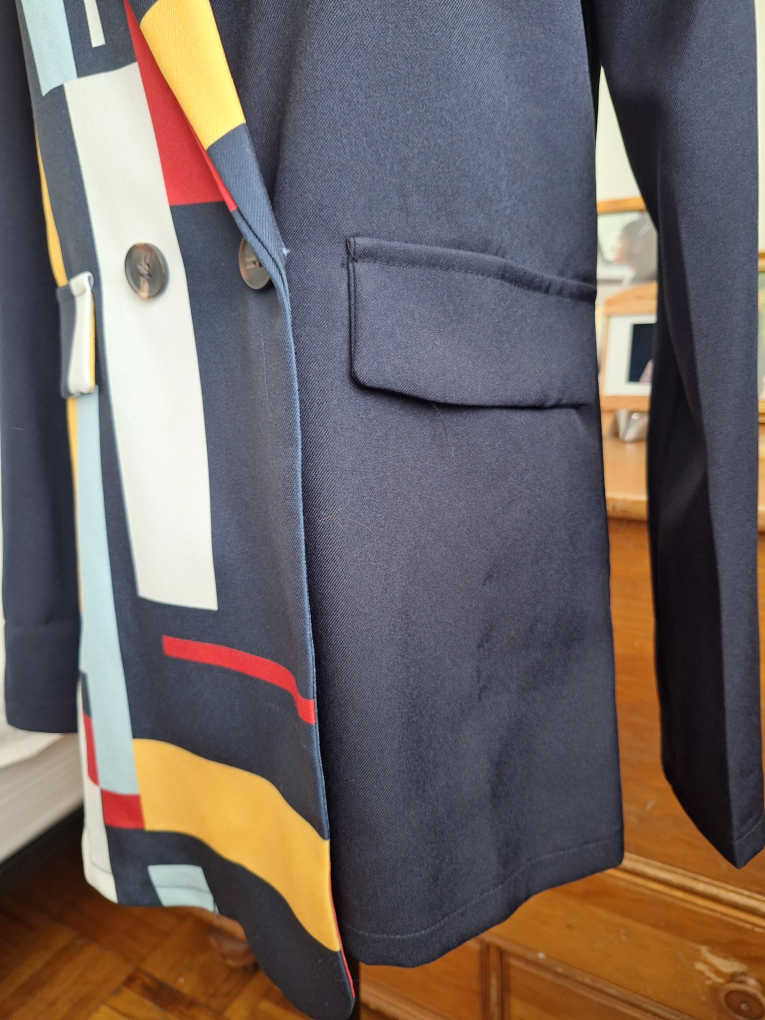 Stylish Blazer with Geometric Design - photo 2