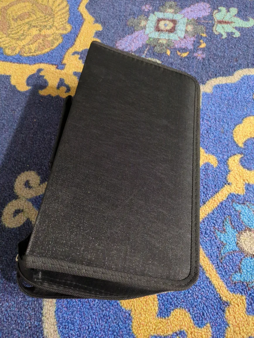 Black CD/DVD Carrying Case thumbnail